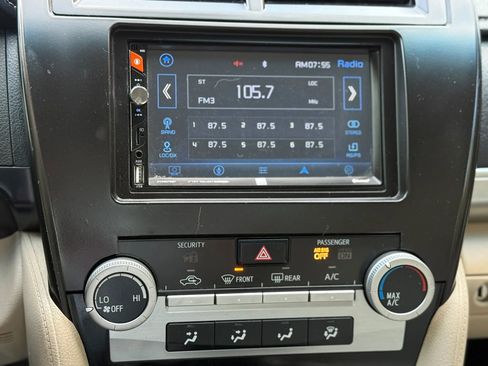 Used 2014 Toyota Camry FWD image 27