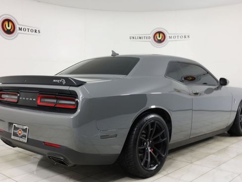 Used 2023 Dodge Challenger SRT Hellcat w/ Driver Convenience Group RWD image 3