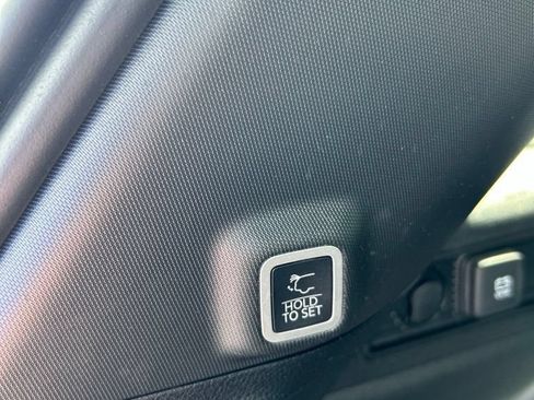 Used 2022 Jeep Grand Cherokee Altitude AWD/4WD image 14