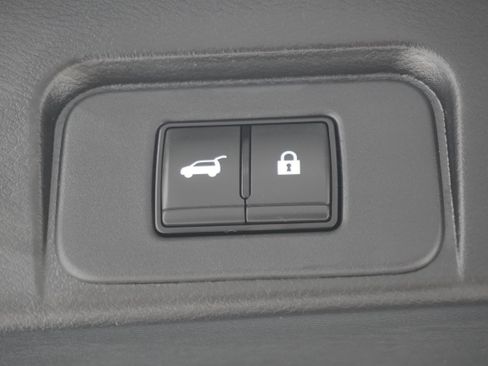 Used 2023 Nissan Rogue SV w/ SV Premium B Package FWD image 28