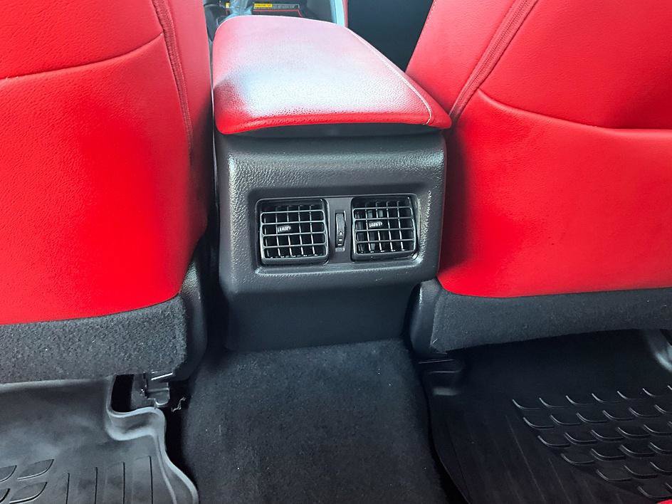 Used 2019 Toyota Camry XSE FWD image 30