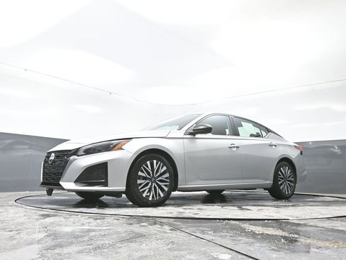 Used 2024 Nissan Altima 2.5 SV image 51