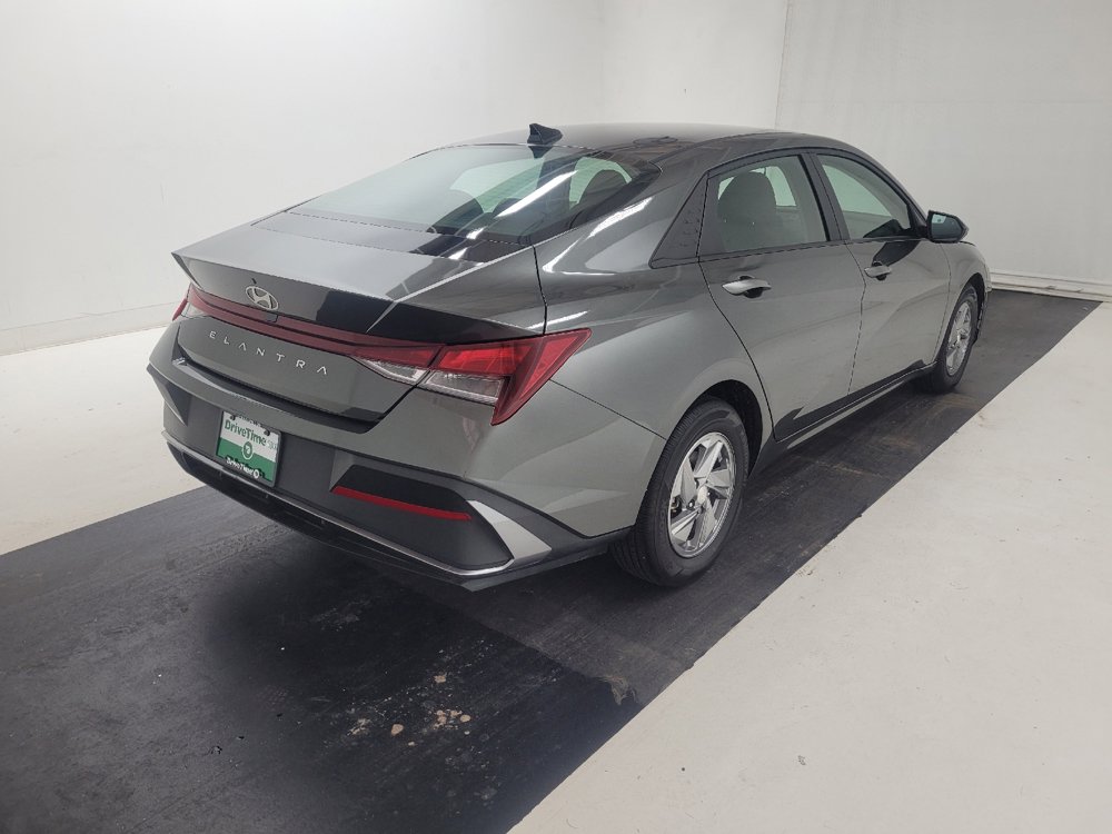 Used 2024 Hyundai Elantra SE FWD image 9