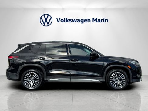 Used 2025 Volkswagen Tiguan S w/ 18" Wheel Package image 6