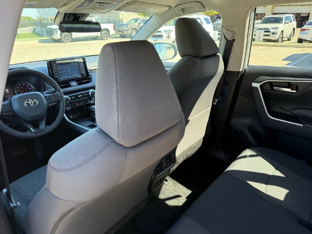 Used 2021 Toyota RAV4 XLE AWD/4WD image 24