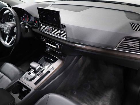 Used 2023 Audi Q5 2.0T Premium w/ Convenience Package image 6