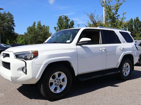 Used 2014 Toyota 4Runner SR5 RWD image 4