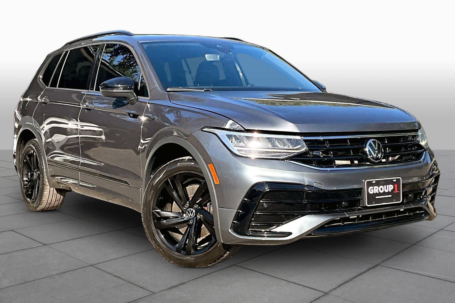 Used 2024 Volkswagen Tiguan SE R-Line FWD image 3