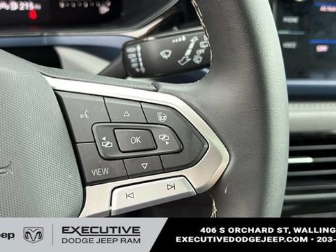 Used 2023 Volkswagen Taos SE AWD/4WD image 14