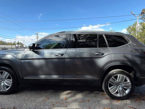 Used 2018 Volkswagen Atlas SEL Premium image 3