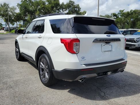 Certified 2022 Ford Explorer XLT w/ Equipment Group 202A RWD image 7