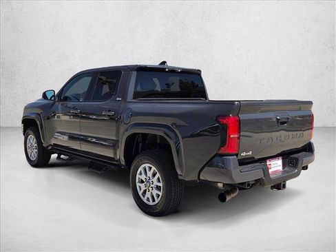 Certified 2025 Toyota Tacoma SR5 AWD/4WD image 8