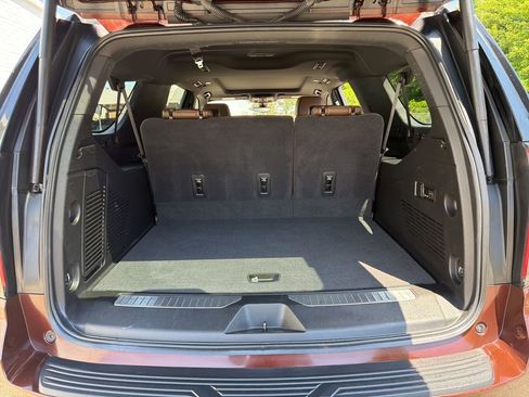 Used 2022 Chevrolet Suburban High Country AWD/4WD image 26