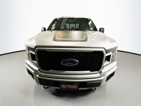 Used 2018 Ford F150 XLT w/ Equipment Group 302A Luxury image 4