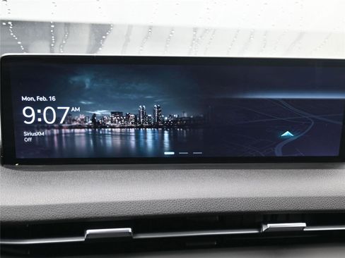 Used 2025 Genesis GV70 2.5T image 12