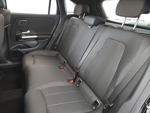 Used 2025 Mercedes-Benz GLA 250 image 14