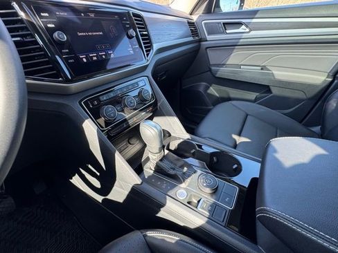 Used 2023 Volkswagen Atlas SE w/ Panoramic Sunroof Package image 42