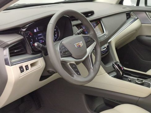 Certified 2024 Cadillac XT5 Premium Luxury w/ LPO, Floor Liner Package AWD/4WD image 9