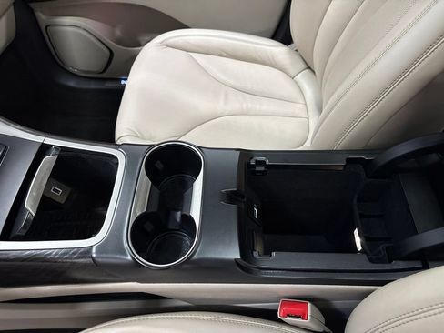 Used 2019 Lincoln Nautilus Select AWD/4WD image 16