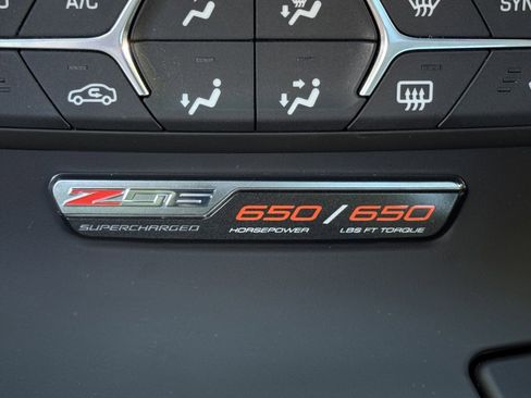 Used 2016 Chevrolet Corvette Z06 w/ 3LZ Preferred Equipment Group image 7