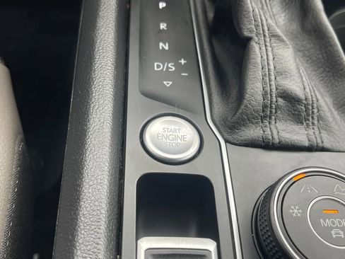 Used 2020 Volkswagen Atlas Cross Sport SEL Premium image 20