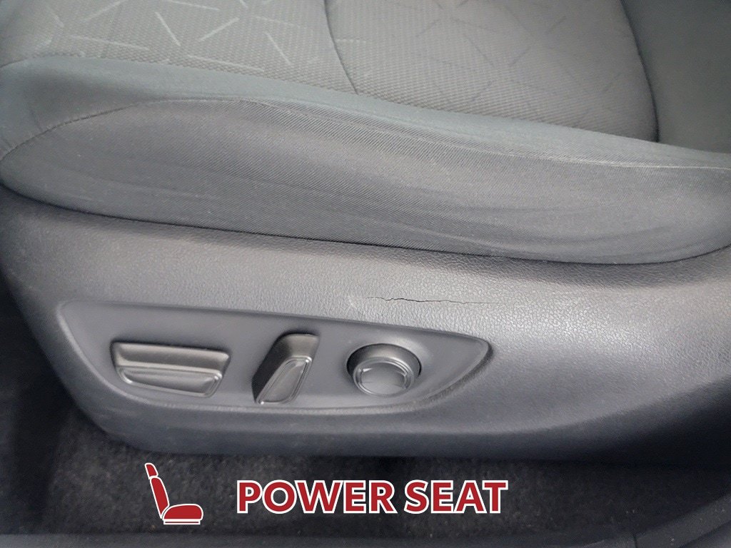 Used 2021 Toyota RAV4 XLE FWD image 15