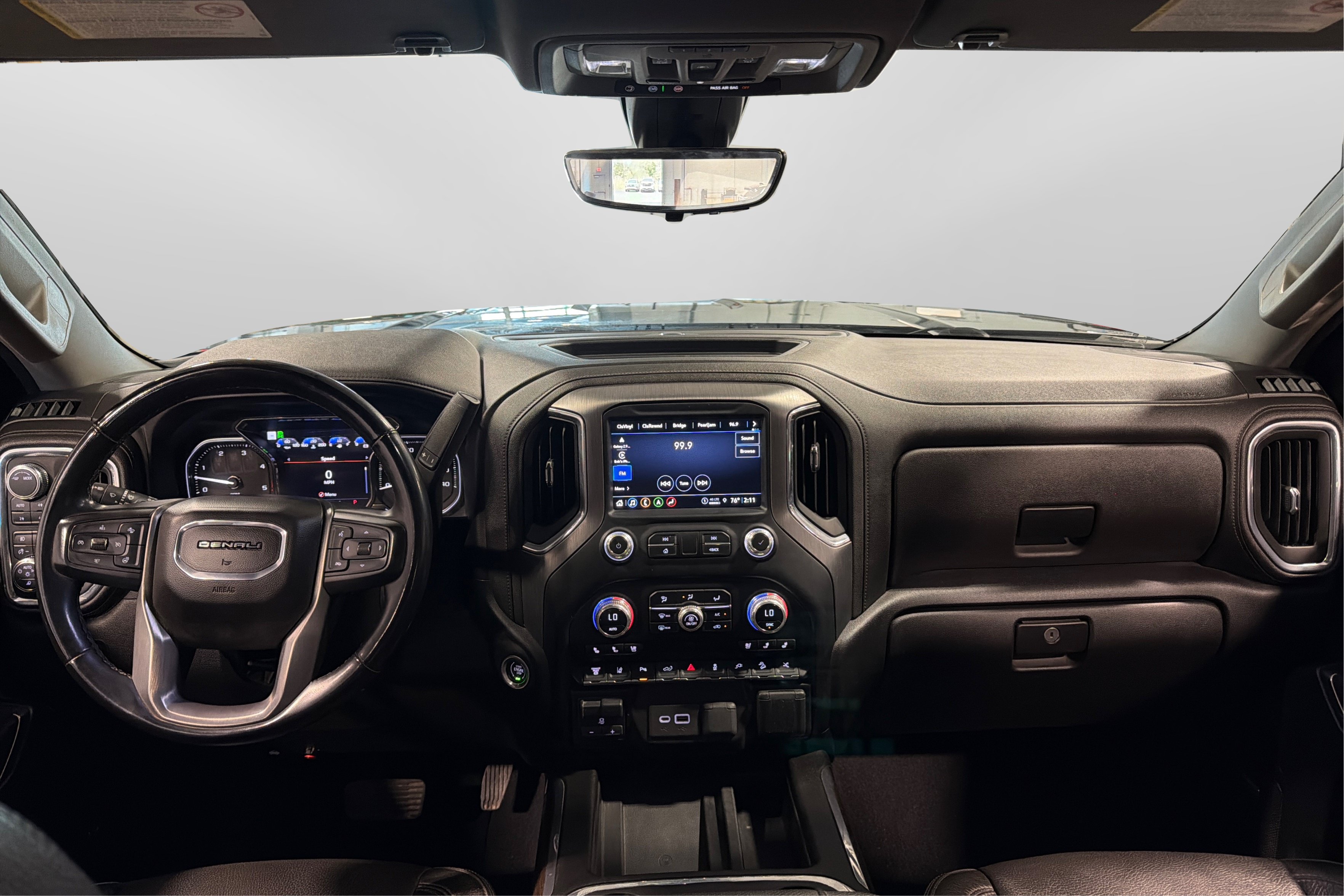 Used 2023 GMC Sierra 3500 Denali w/ Denali Black Diamond Edition AWD/4WD image 23