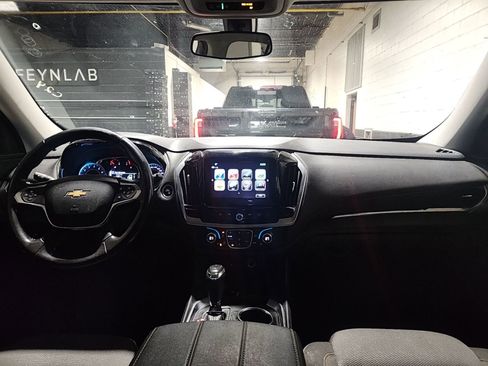 Used 2019 Chevrolet Traverse LT image 8