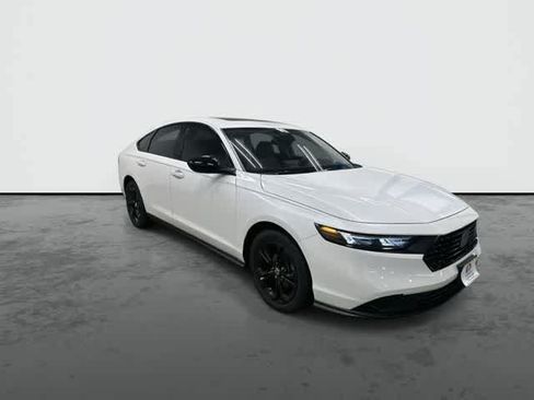 Certified 2025 Honda Accord SE image 5
