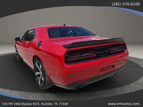 Used 2016 Dodge Challenger R/T RWD image 27