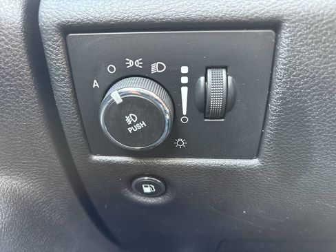 Used 2017 Jeep Grand Cherokee Limited AWD/4WD image 11