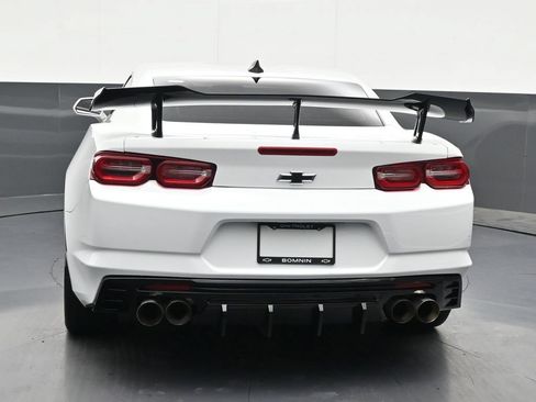 Used 2021 Chevrolet Camaro LT RWD image 4