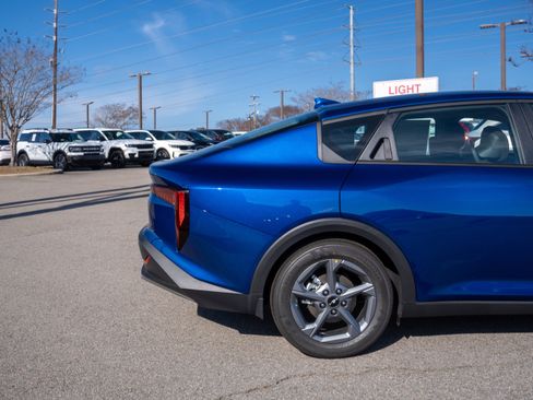 New 2025 Kia K4 LXS FWD image 11