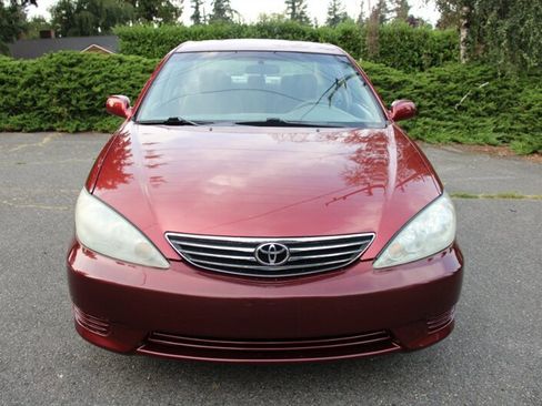 Used 2005 Toyota Camry LE image 9