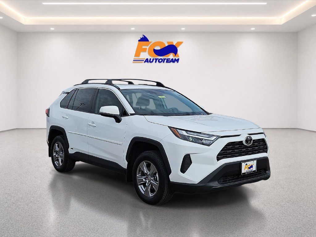 Used 2025 Toyota RAV4 XLE w/ Convenience Package AWD/4WD image 6