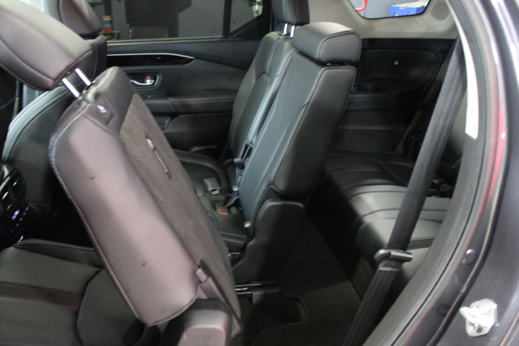 Used 2023 Honda Pilot Touring image 12