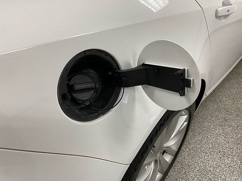 Used 2016 Buick Regal Premium w/ Driver Confidence Package #2 image 28