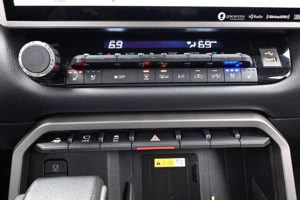 Used 2023 Toyota Tundra Limited AWD/4WD image 44