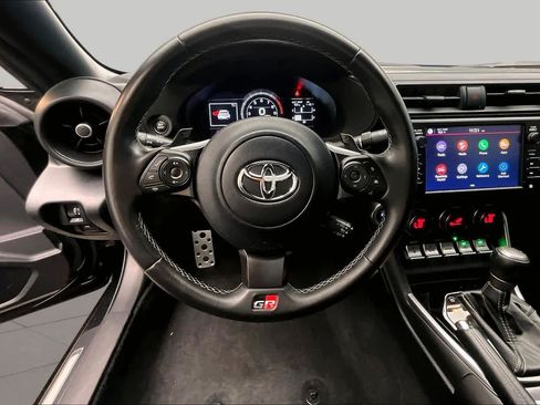 Used 2022 Toyota GR86 Premium w/ ALL Weather Mat Package (TMS) RWD image 6