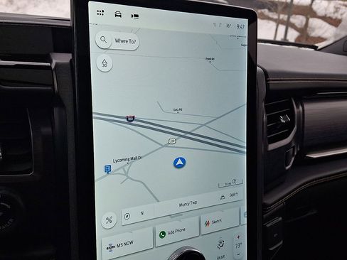 Used 2022 Ford Expedition Platinum image 3