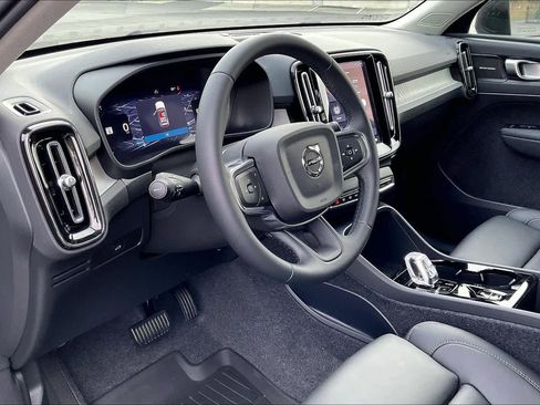 New 2026 Volvo XC40 B5 Ultra w/ Protection Package Premier image 8