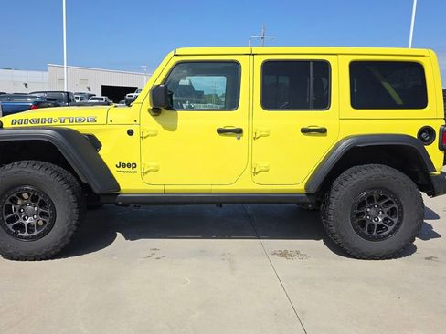 Used 2022 Jeep Wrangler Unlimited Sport AWD/4WD image 2