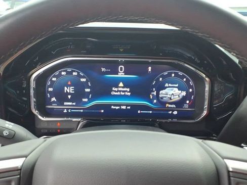 Used 2025 Chevrolet Silverado 1500 LT AWD/4WD image 18