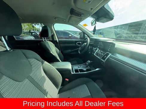 Certified 2023 Kia Sorento LX FWD image 3