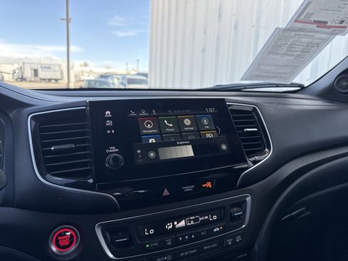 Used 2022 Honda Pilot TrailSport image 16