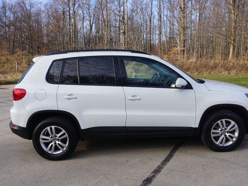 Used 2016 Volkswagen Tiguan S image 5