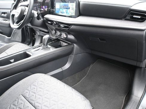 Certified 2025 Nissan Kicks SV AWD/4WD image 15