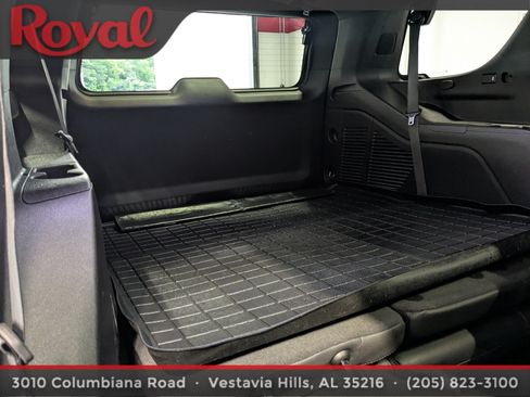Used 2023 Chevrolet Tahoe Z71 w/ Luxury Package AWD/4WD image 11