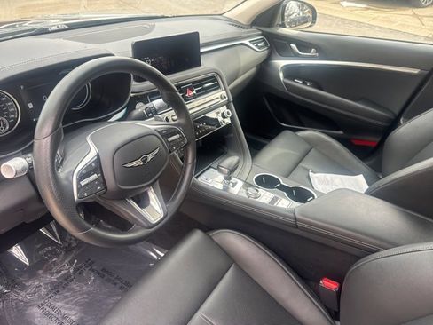 Used 2025 Genesis G70 2.5T image 14