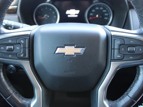 Used 2021 Chevrolet Suburban Premier w/ Premium Package image 19